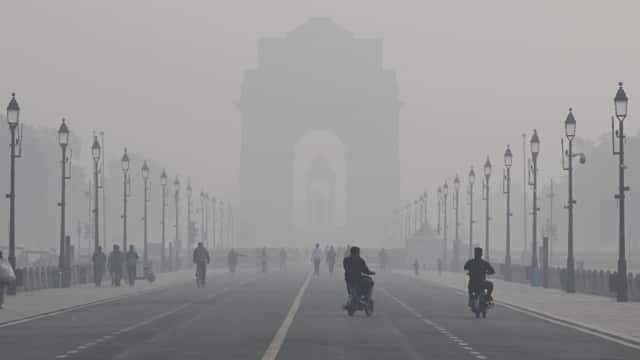 Delhi's air deteriorated, Air Quality Index recorded at 374