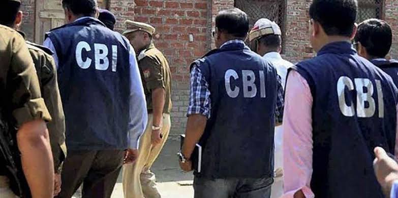 CBI Raids: CBI raids at 13 different places in Jammu and Samba, the house of a JKAS officer is also being investigated