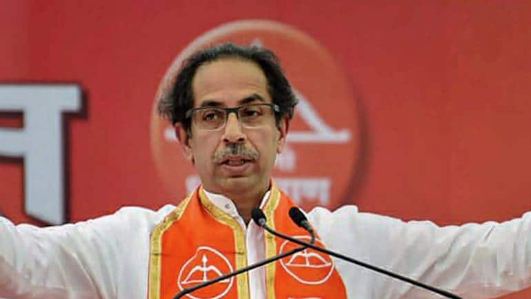 Revolt in Shiv Sena, 22 MLAs gathers Surat hotel, Uddhav Thackeray holds an emergency meeting