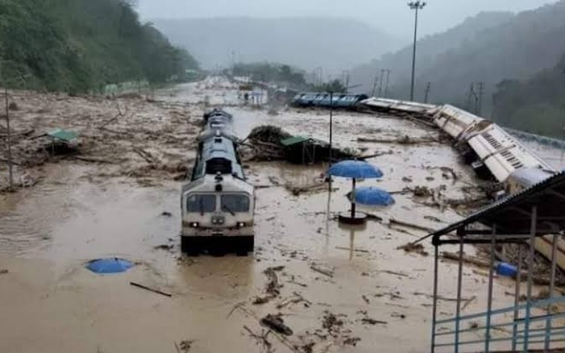 Assam floods worsened the situation in 4 districts, more than 7 lakh people affected