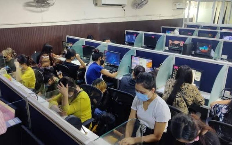 Fake call center busted in cyber city, 8 people including operator arrested