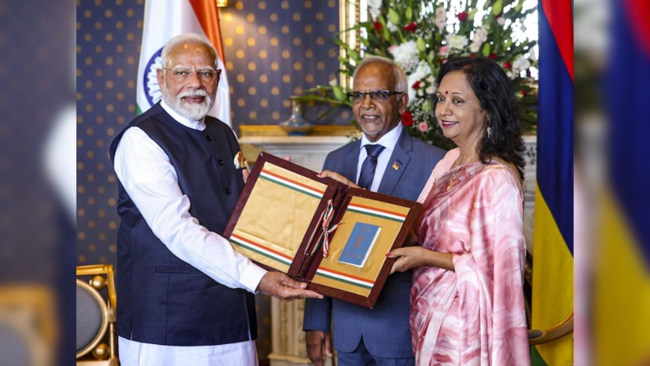 Mauritius Confers Highest National Award on PM Modi for Strengthening Bilateral Ties