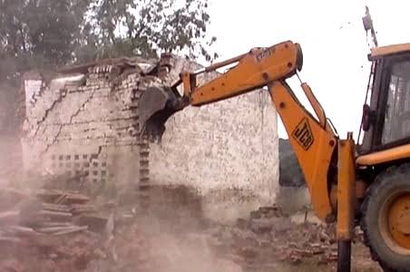 LG bans the anti-encroachment campaign being run by DDA in Mehrauli for the time being