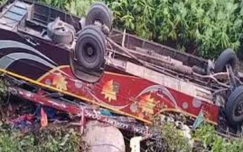 Bus overturns due to brake failure in Kandhamal, 6 passengers killed; 41 passengers injured