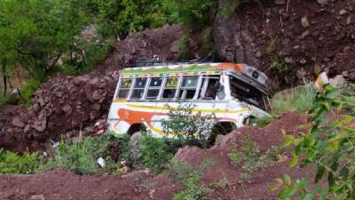 A bus falls into a ditch in Jammu and Kashmir's Udhampur, 8 people including students injured