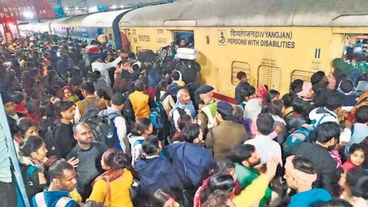 Eyewitnesses Recount New Delhi Railway Station Stampede: ‘Unprecedented Chaos’