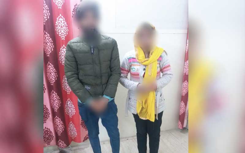 Sagarpur police in South West Delhi arrested mobile snatchers