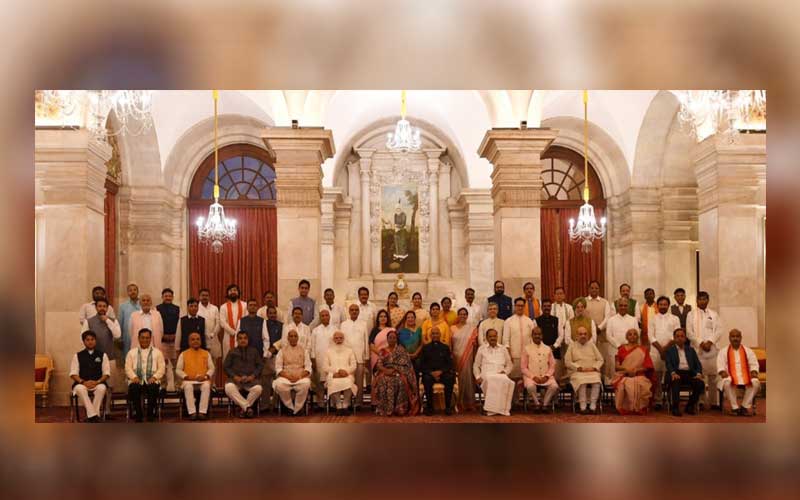 MODI 2.0’s First Cabinet Reshuffle, 12 Ministers resigned whereas 43 took oath today