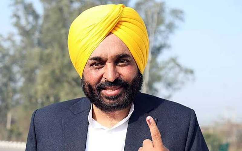 Bhagwant Mann leaves for Delhi to meet Kejriwal to discuss cabinet
