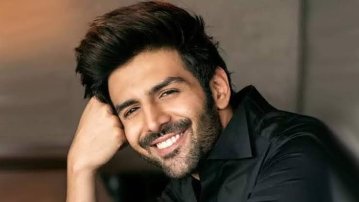 Bollywood News, Kartik Aaryan is a foodie, he also likes street food