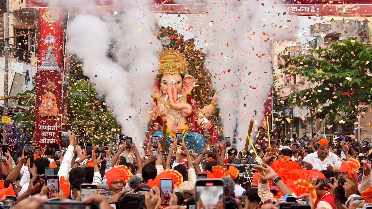 How Mumbai is Preparing for Ganeshotsav 2025: Night Buses, Searchlights, Artificial Ponds & More