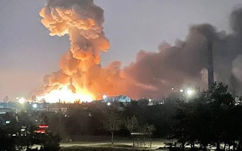 Ukraine and Russia Conflict : Blasts in 12 places in Ukraine