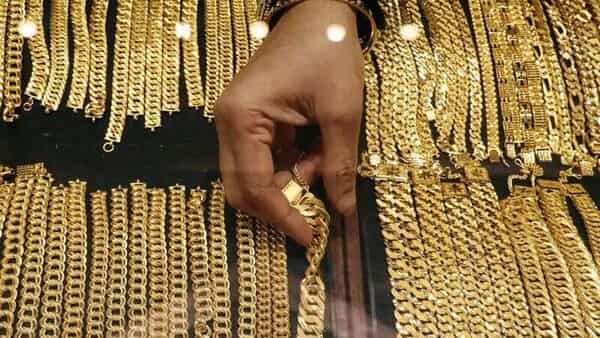 Gold Price Today: Gold becomes cheaper, Silver also became cheaper by Rs 964 per kg