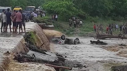 Nine killed, one girl rescued after car swept away in river in Uttarakhand