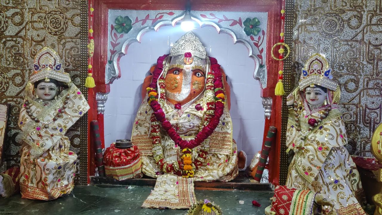 Ganesh Chaturthi 2024: Explore Agra’s 261-Year-Old Temple with a Unique Sandalwood Ganpati Idol