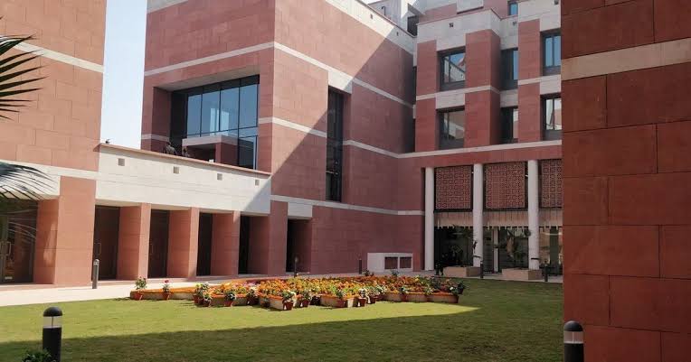 BJP headquarters devastated due to corona in Delhi, more than 40 employees infected