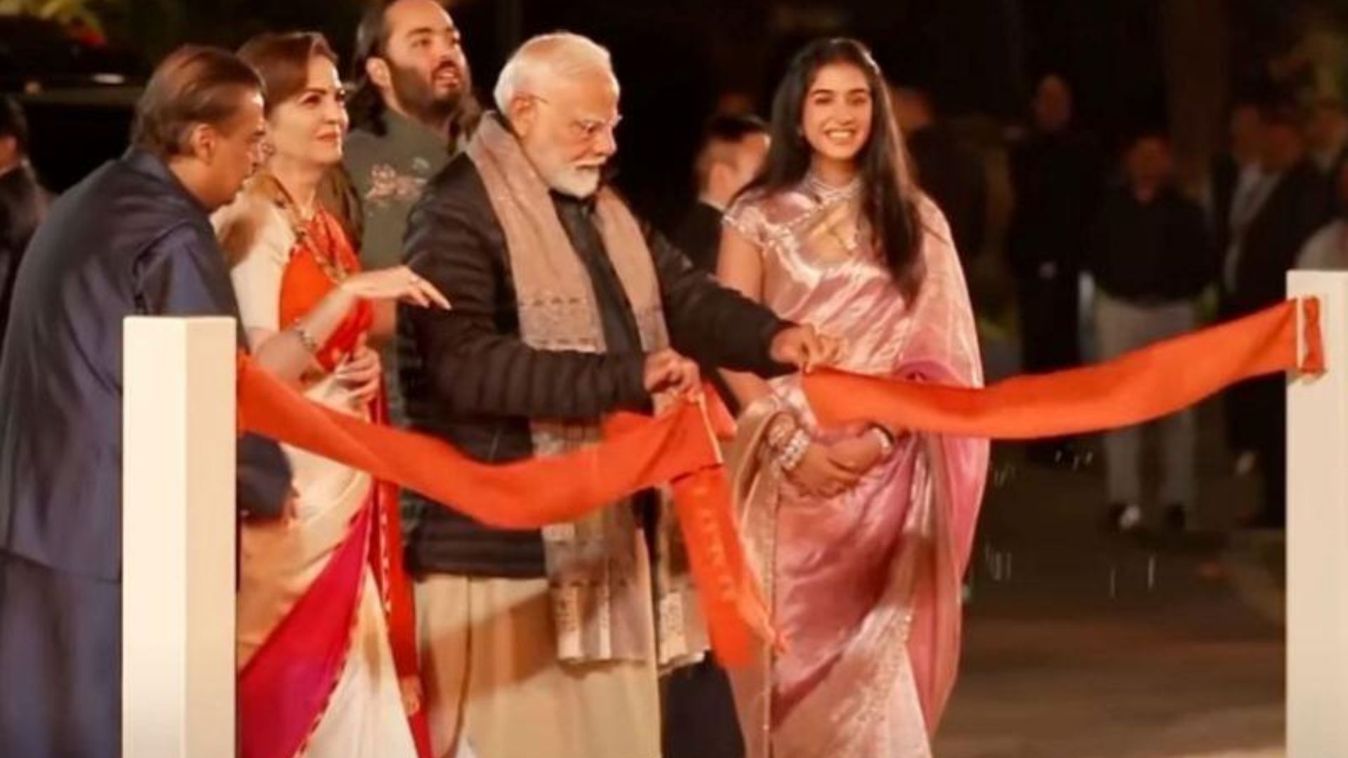 PM Modi Interacts with Lions and Tigers, Plays with Cubs at Jamnagar’s Vantara – Photos Inside