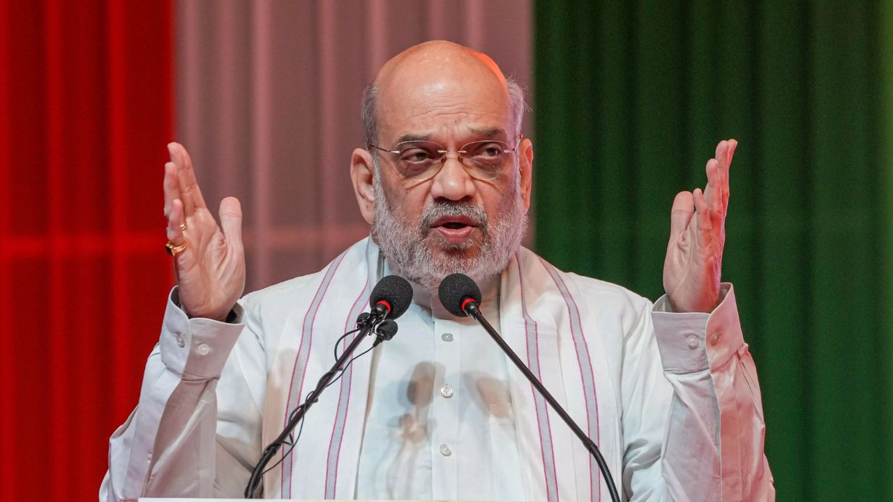 Amit Shah Declares: English Speakers ‘Will Soon Feel Ashamed’ as India Embraces Native Languages