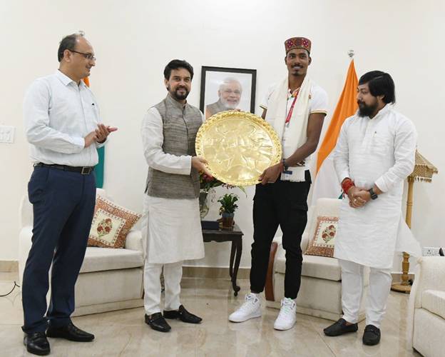 Sports Minister Anurag Thakur Felicitates Tokyo Paralympics silver Medalist Nishad Kumar
