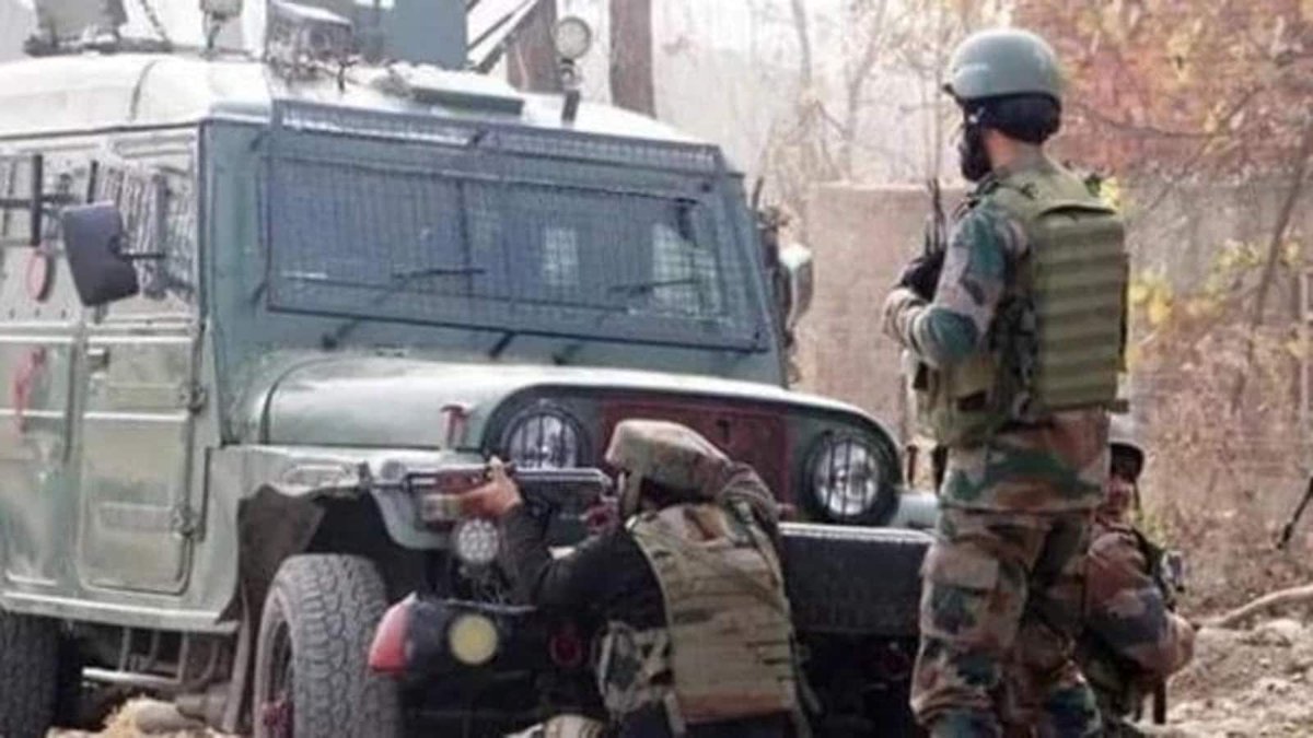 Breaking News: Terror attack in Srinagar after Grenade hurled at CRPF bunker, one jawan injured.