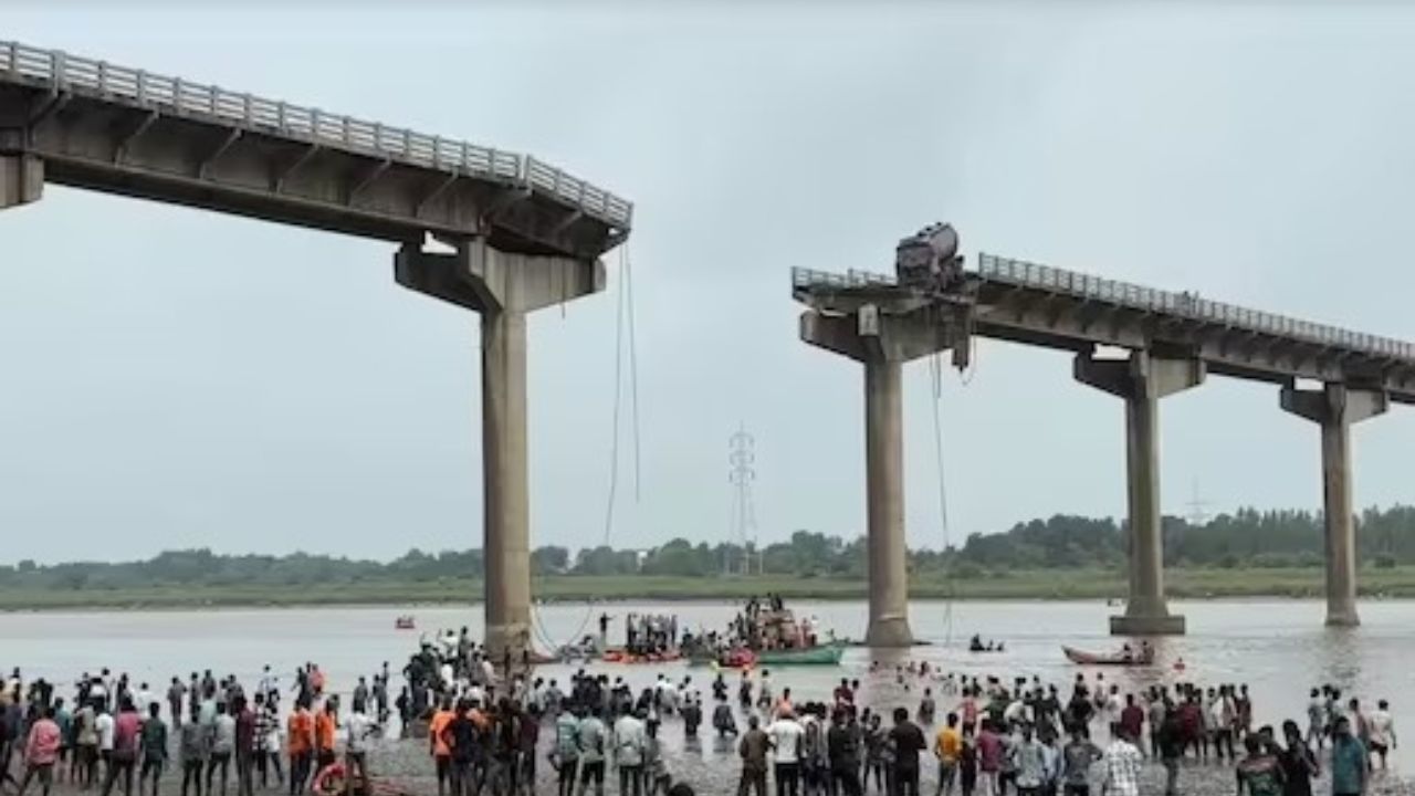 Gujarat Bridge Collapse: 9 Dead in Gambhira Tragedy | Rescue Ops Underway