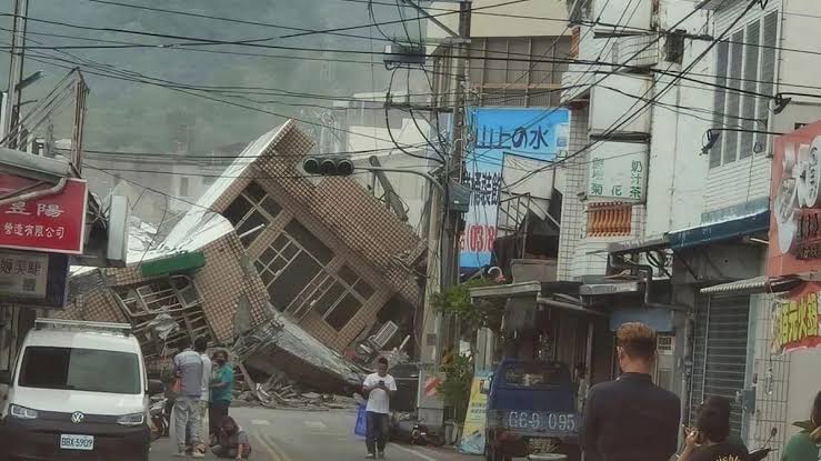 Earthquake News: Strong earthquake hits Taiwan, two-storey building collapses, tsunami alert issued