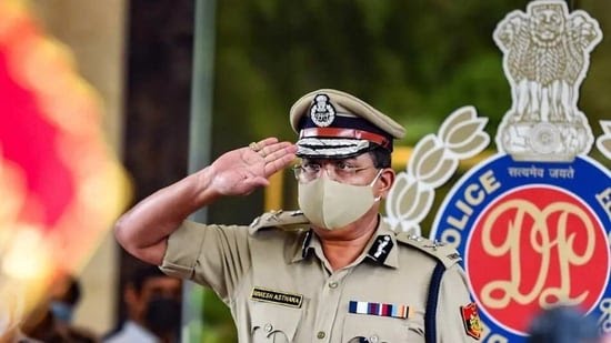 Delhi Commisioner conducts Security Audit withdraws 500 personnel from Protection Duties