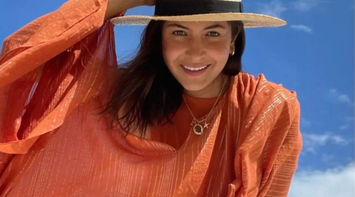 Virat Kohli and Anushka Sharma Spotted Enjoying a Beach Holiday, Shares Special Pictures on Instagram