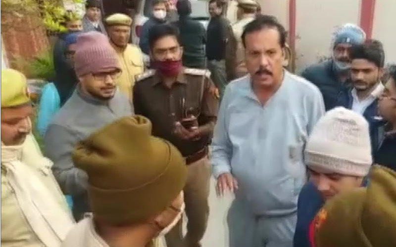 Uttar Pradesh News: Income tax raid at SP leader's house