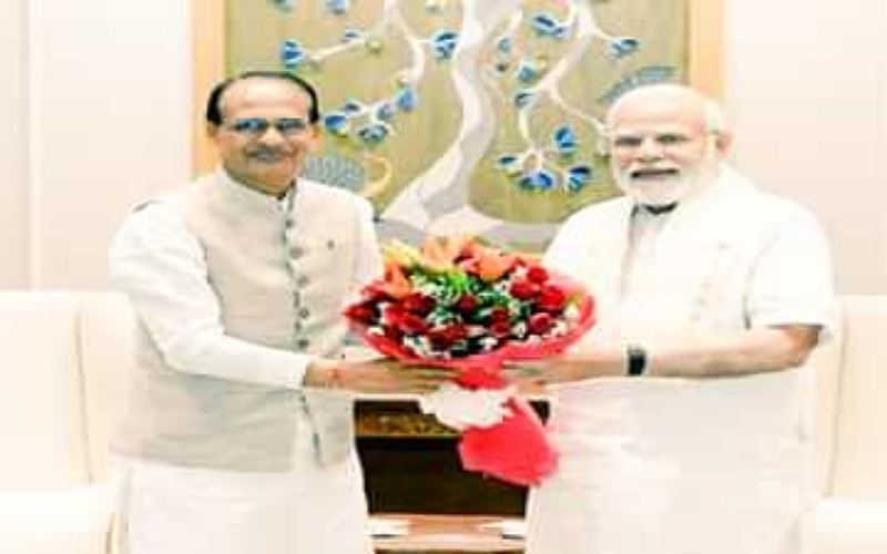 Breaking News : CM Shivraj Singh Chouhan meets Prime Minister Narendra Modi