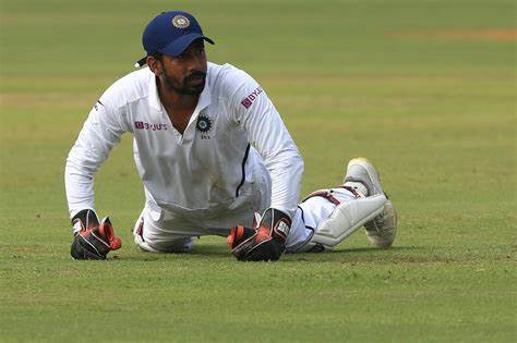 Veteran Indian cricketers want name of Journalist, who threatened Saha, to be made public