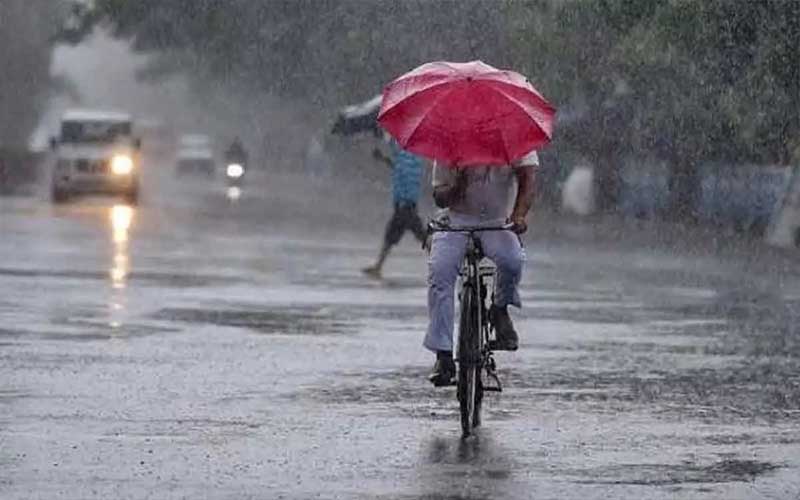 Heavy rain accompanied by strong thunderstorms in Delhi-NCR, alert issued for rest of the country as well