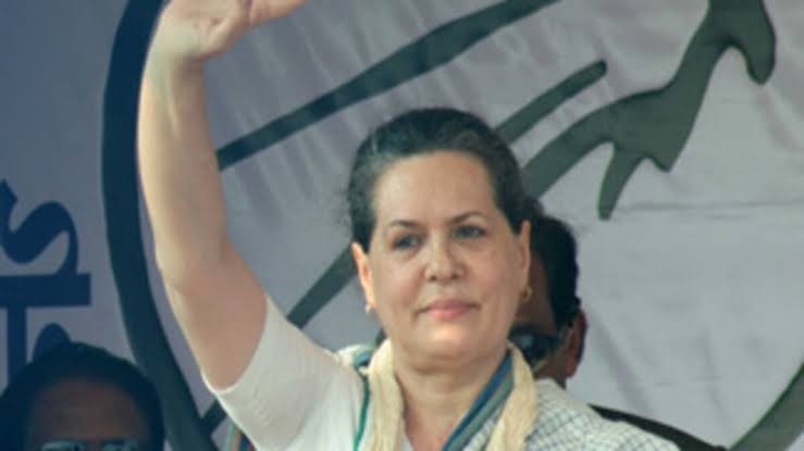 Sonia Gandhi: Sonia Gandhi was discharged from the hospital, was admitted to Sir Gangaram due to ill health 