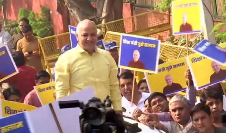 Manish Sisodia came to the CBI office for questioning in the excise policy