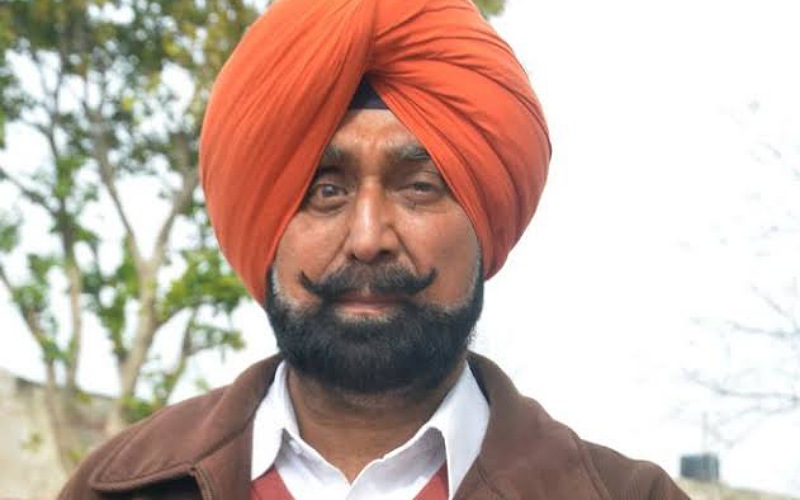 Former minister Jagmohan Singh Kang joins AAP along with both sons