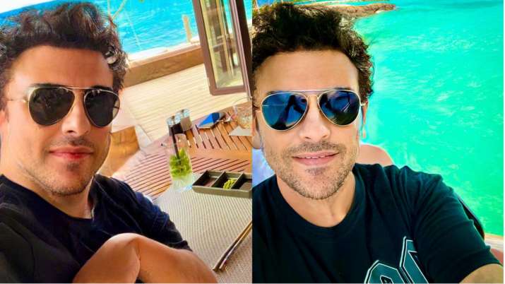 Adnan Sami's latest 6-pack abs photo had Fans Drooling Across Social Media