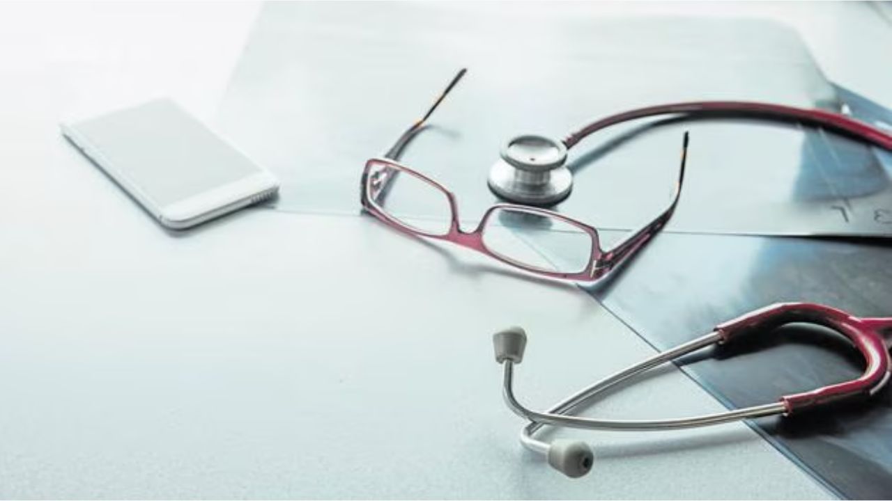 Punjab Doctors to Boycott OPD Services on Monday Over ₹20-Lakh Bond, Fee Hike Protest