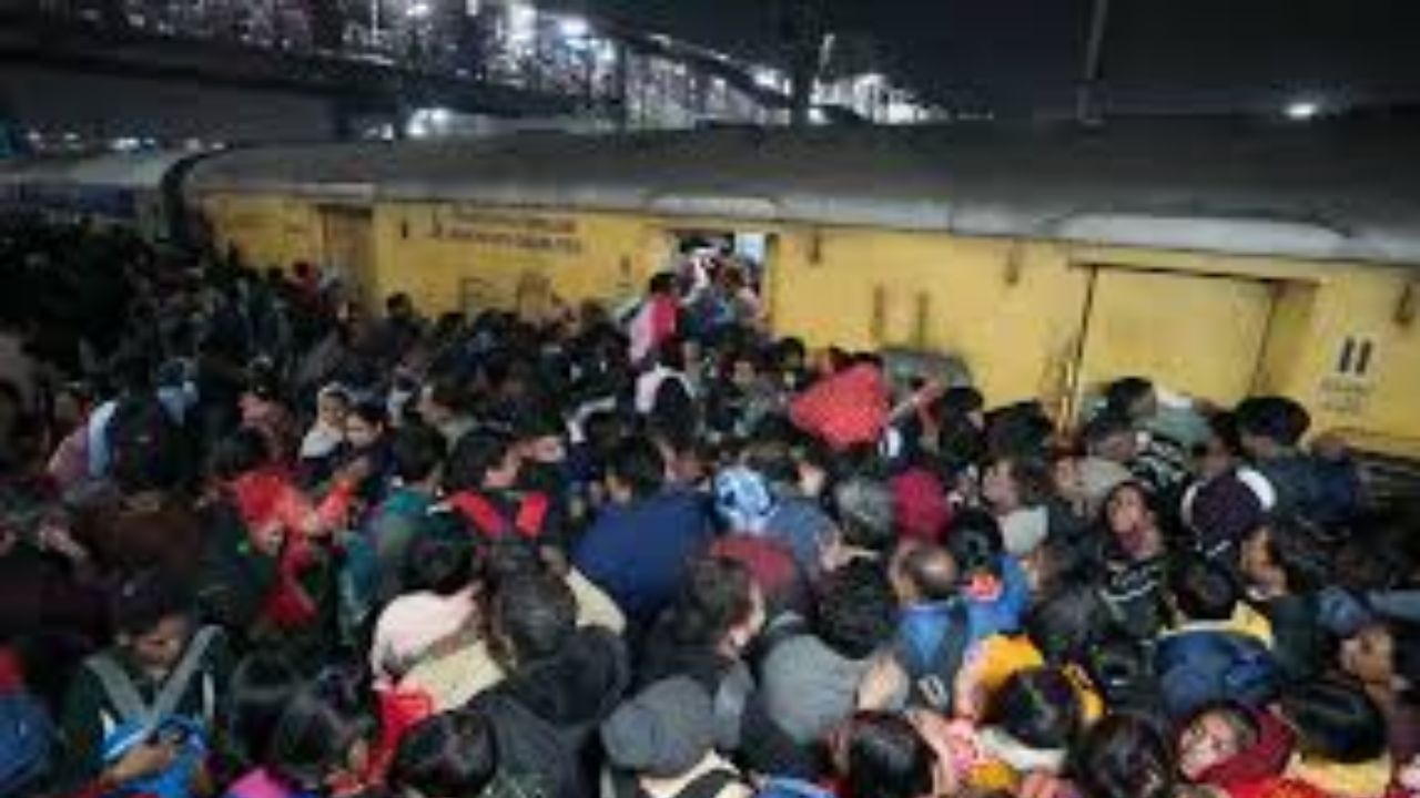 New Delhi Station Stampede: Railways Court Rejects Passengers' Refund Demands