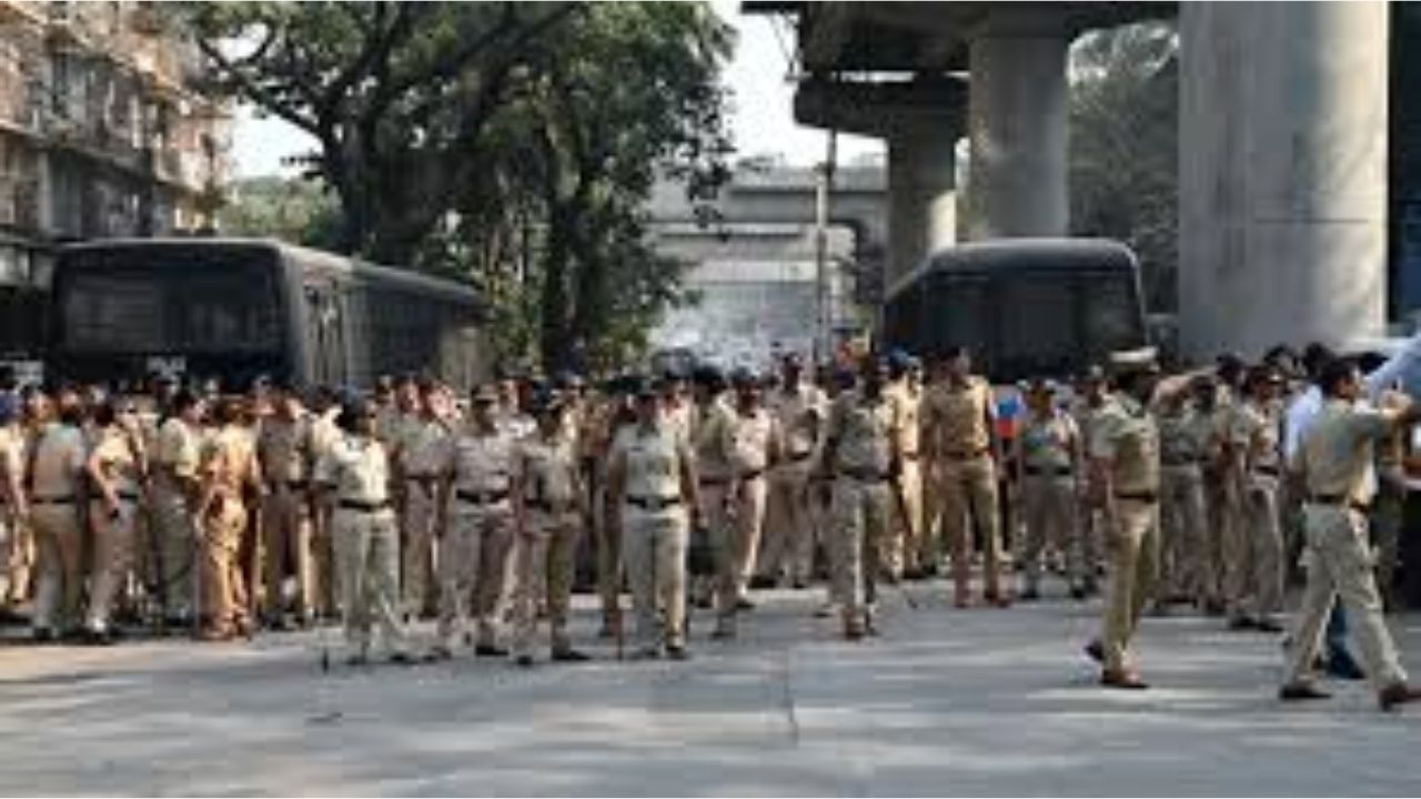 Eid 2025 Moon Sighting LIVE: Security Tightened in Delhi, Mumbai Amid Bomb Threats as Muslims Await Shawwal Crescent