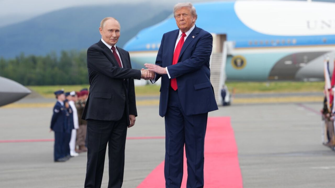 Alaska Summit Live: Putin Breaks Protocol in Meeting With Trump