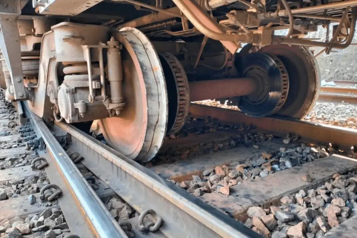 Kerala Train Accident: 4 Tamil Nadu Workers Died After Getting Hit By Kerala Express In Shoranur